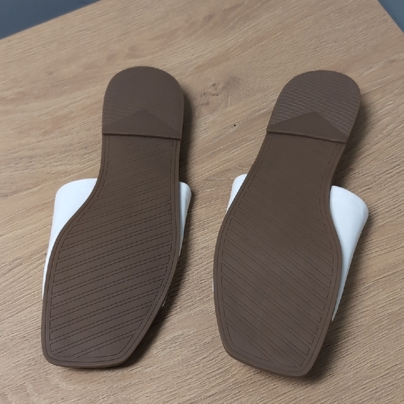 New Without Box Steve Madden Kaarmaa White Leather Sandals Size 10 - Picture 4 of 4